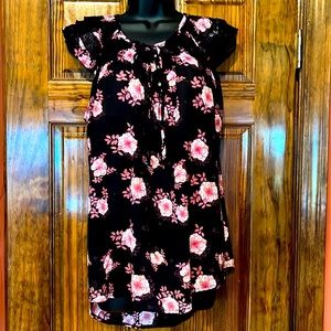 NWOT Ruffle Floral Hi Low Top